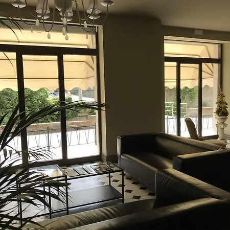 מלון דירות Paradiso 3*